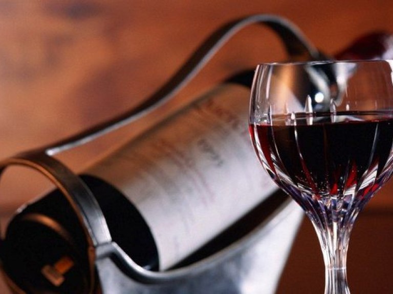 Красное вино предотвращает кариес — исследование