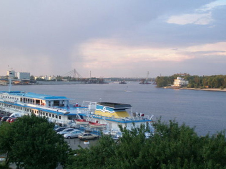 В Киеве поднимут последнюю арку над Подольско-Воскресенским мостом