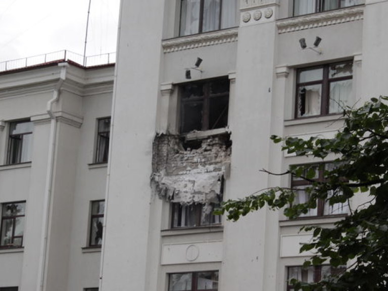 ОБСЕ: Причиной взрыва в Луганской ОГА стала ракета, выпущенная из самолета (ВИДЕО)