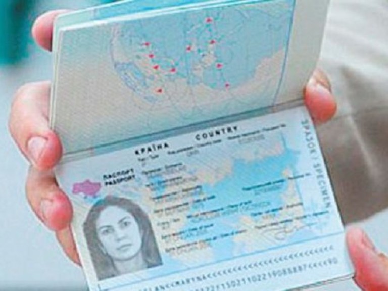 Украина начнет выдачу биометрических паспортов с 2015