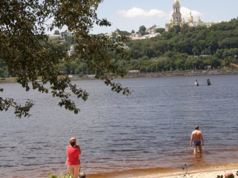 Отдых на закрытых пляжах Киева обойдется в 50-150 гривен — эксперт
