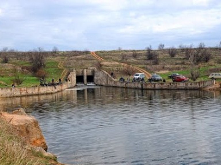 В Донецкой области захвачена дамба Карловского водохранилища