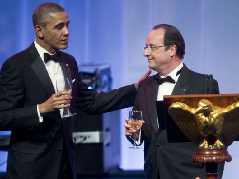 Жующий Барак Обама взбесил французов (ВИДЕО)