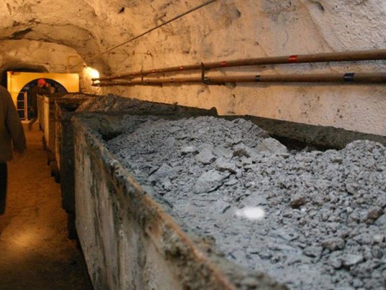 В январе-апреле добыча каменного угля в Украине сократилась на 640 тысяч тонн
