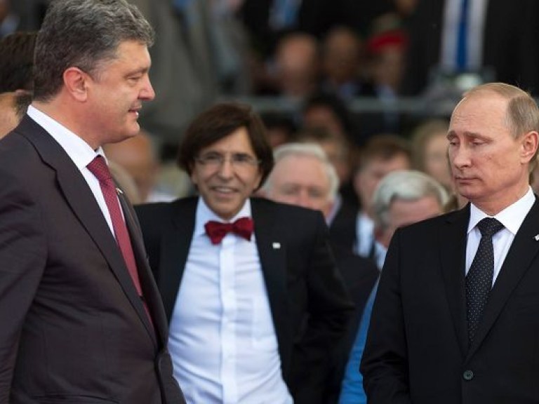 Эксперт рассказал, почему Порошенко и Путин не пожали друг другу руки