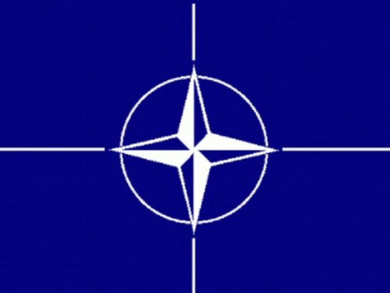 Генсек НАТО пообещал Украине более тесное сотрудничество