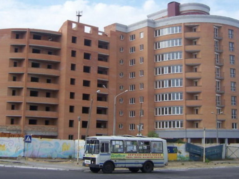 За первые четыре месяца строительство зданий в Украине сократилось почти на 10%