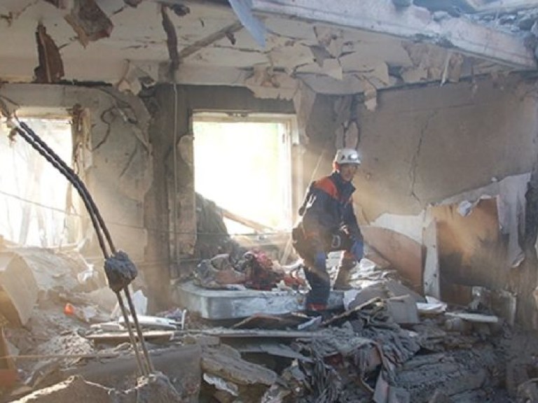 В Николаеве разобрали завалы после взрыва в пятиэтажке, жильцов отселяют в санаторий