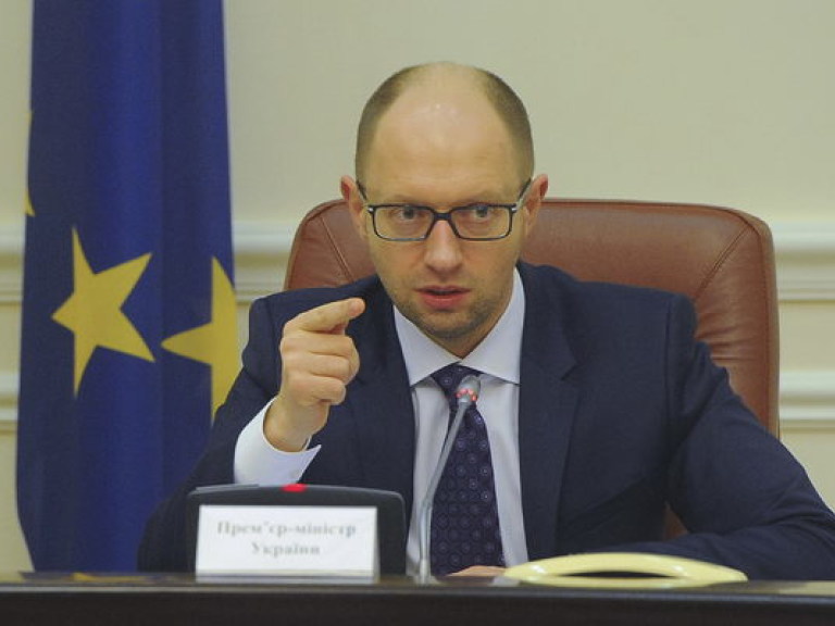 Яценюк поручил НКРЭ пересмотреть тарифы на транспортировку российского газа по территории Украины