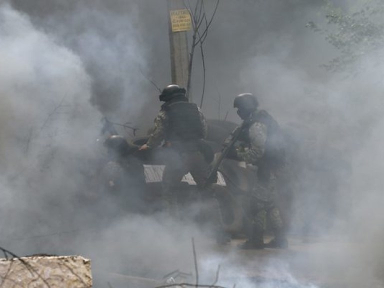 Нацгвардия заявляет о 4 раненых силовиках в ходе АТО в Мариуполе