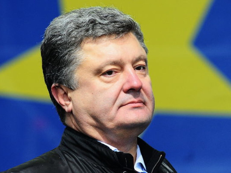 Порошенко объявил 15 июня днем траура по погибшим десантникам в сбитом самолете под Луганском