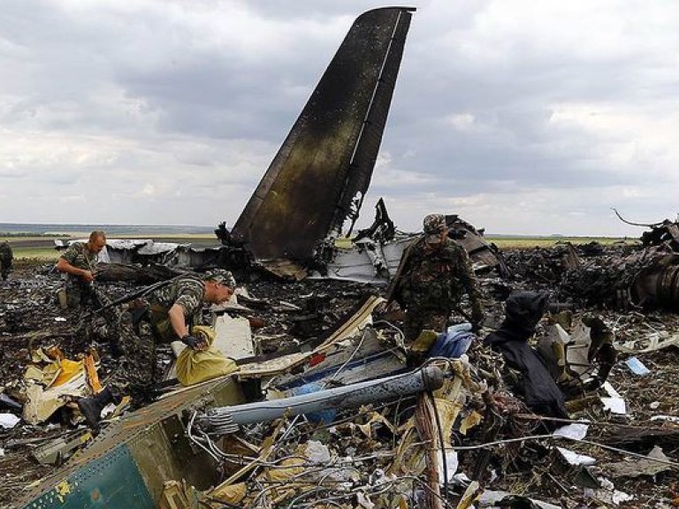 Боевики заранее предупредили летчиков, что собьют Ил-76 с десантниками &#8212; СМИ