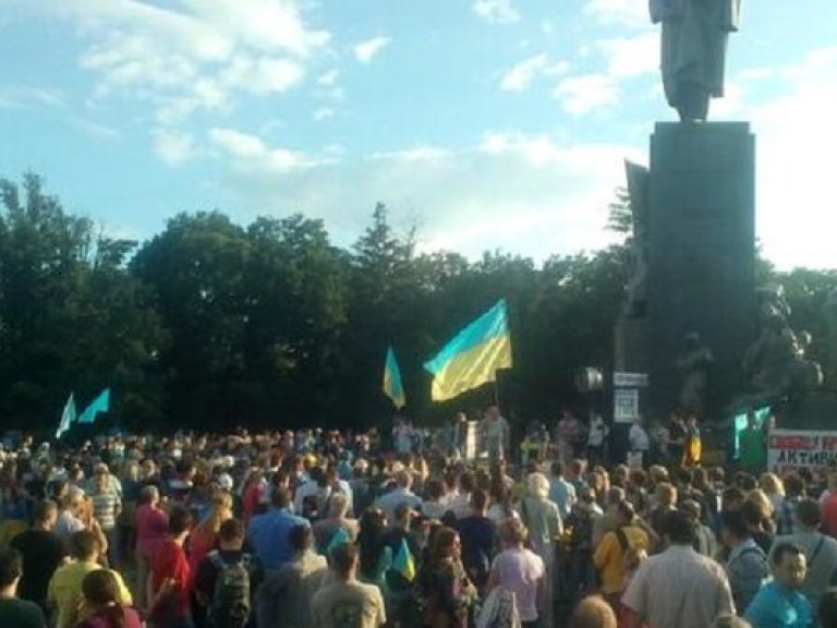 В Харькове на митинг евромайдана собралось около 400 человек