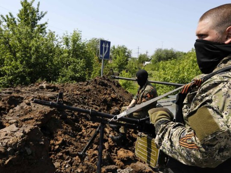 В Донецке боевики выдворяют из здания персонал местного управления НБУ