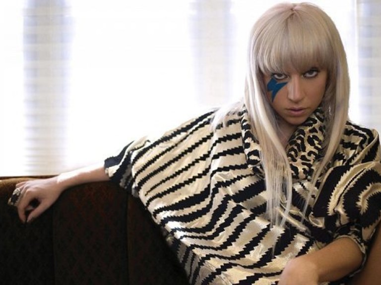 Леди Гага в очередной раз взбудоражила Нью-Йорк (ВИДЕО)