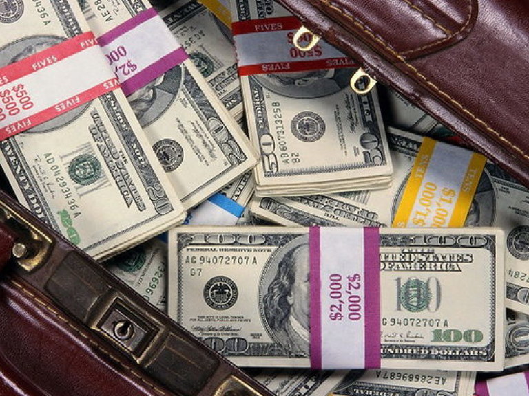 В январе-апреле импорт товаров в Украину сократился более чем на 5 миллиардов долларов