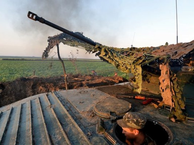Боевики ЛНР утверждают, что уничтожили колонну бронетехники сил АТО