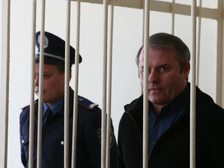 Суд оставил экс-депутата Виктора Лозинского за решеткой