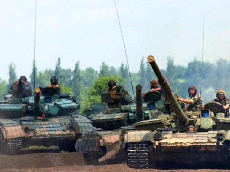 Россия сосредотачивает Вооруженные силы на границе Крыма и Херсонской области