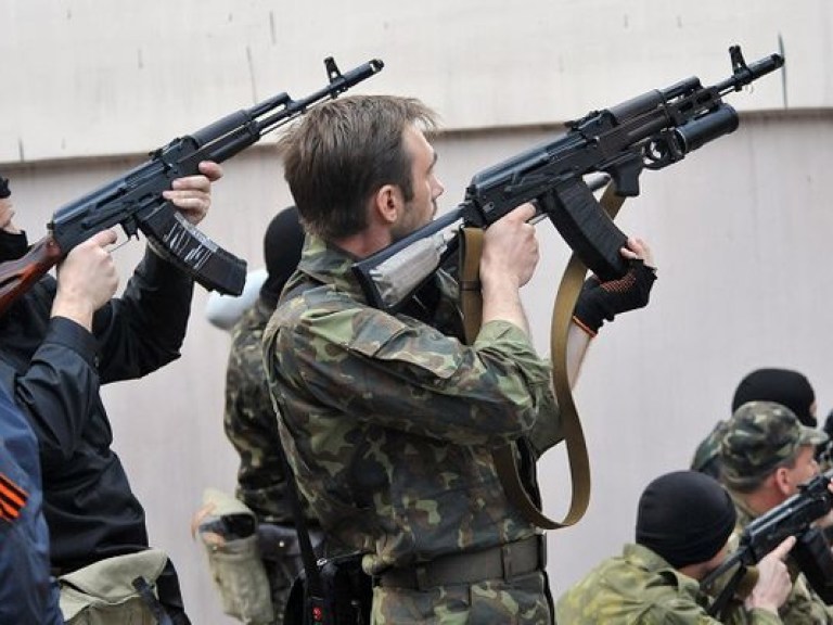 За сутки боевики обстреляли семь блок-постов в четырех городах Донбасса — Минобороны