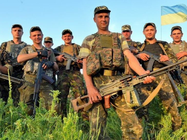 Голые и босые: бойцы Львовского батальона могут поехать на восток без бронежилетов, касок и обмундирования