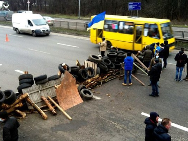В Донецке по-прежнему ограничено движение транcпорта