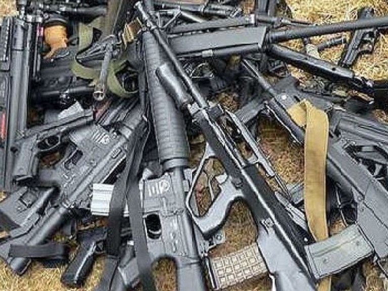В Чернигове правоохранители выявили большой арсенал оружия