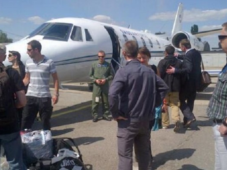 Освобожденные наблюдатели Луганской группы ОБСЕ прибыли в Вену