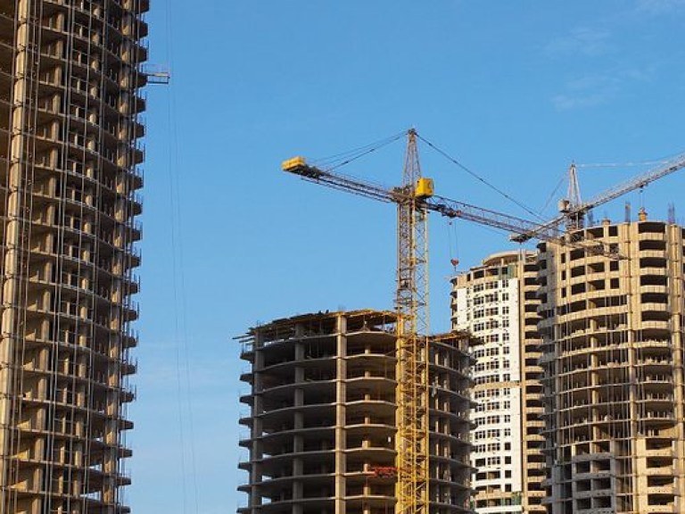 Рада не заменила обязательное госстрахование чиновников инспекций архитектурно-строительного контроля компенсациями