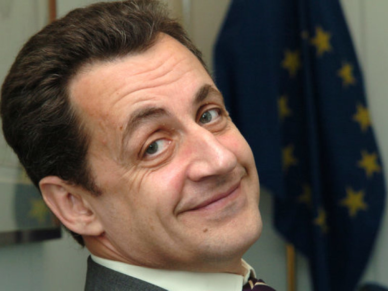 Экс-президента Саркози уже 15 часов допрашивают