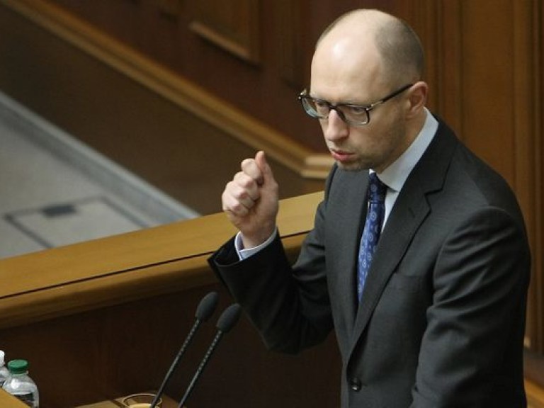 Яценюк предложил начать консультации о переформатировании Кабмина