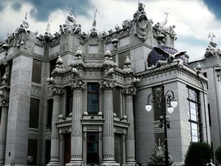 В Киеве Дом с химерами опять открыт для экскурсий