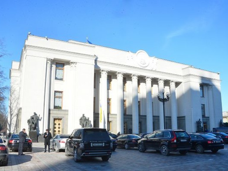 В парламенте нет критической массы депутатов, готовых к самороспуску &#8212; Черненко