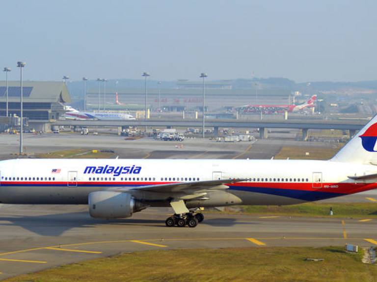 В Malaysia Airlines подтверждают падение своего самолета в Украине