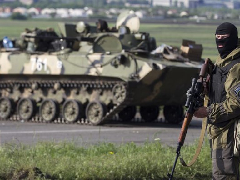 В Луганск со стороны Счастья идет боевая техника