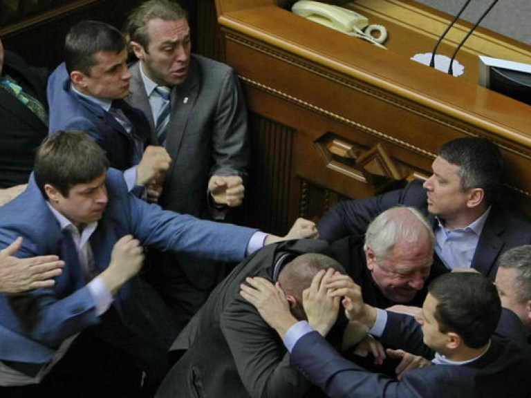 «Свободовец» переврал содержание интервью Петра Симоненко и тем самым спровоцировал драку в парламенте (прямая речь)