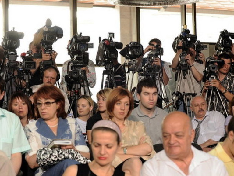 Рада ужесточит уголовную ответственность за препятствование деятельности журналистов