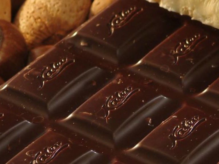 Диетолог рассказала, сколько горького шоколада нужно съедать в день