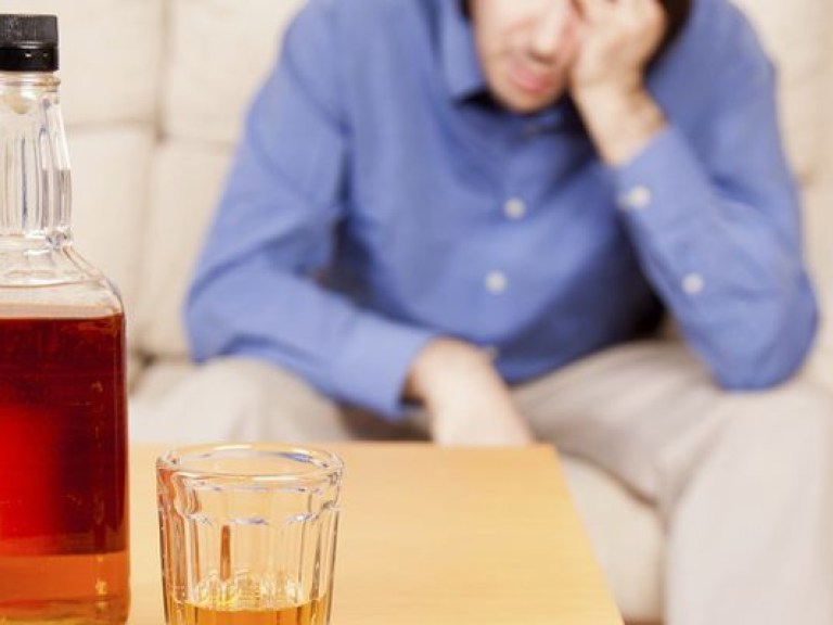 Большинство людей недооценивает вред алкоголя для печени – медики