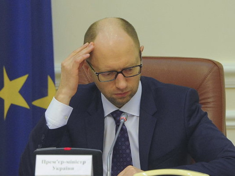 Эксперт: Намерения Яценюка являются политическим дезертирством