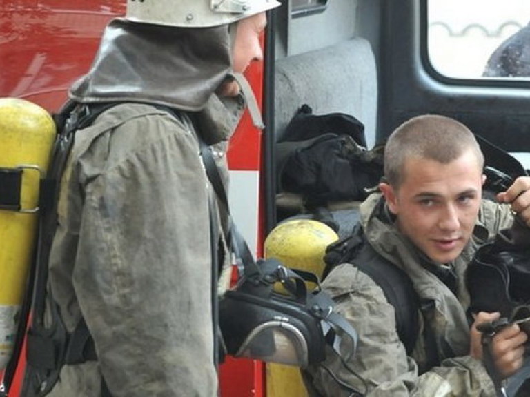 В Хмельницком уже сутки горит мусорный полигон (ВИДЕО)