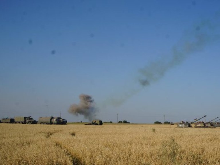 Силовики продолжают сжимать кольцо вокруг Донецка:в небе над городом замечены беспилотники