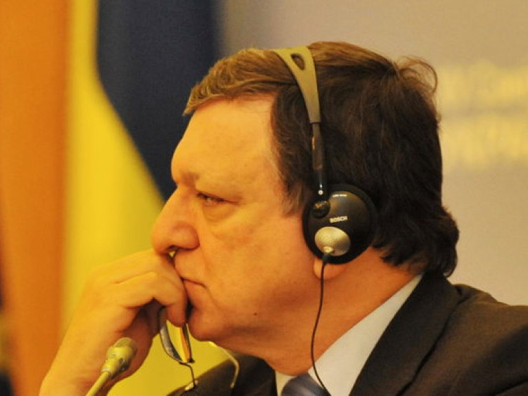 Порошенко и Баррозу обсудили ситуацию на Донбассе