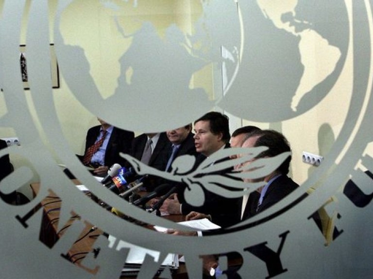 Эксперт: Отказ от сотрудничества с МВФ приведет к серьезным девальвационным процессам
