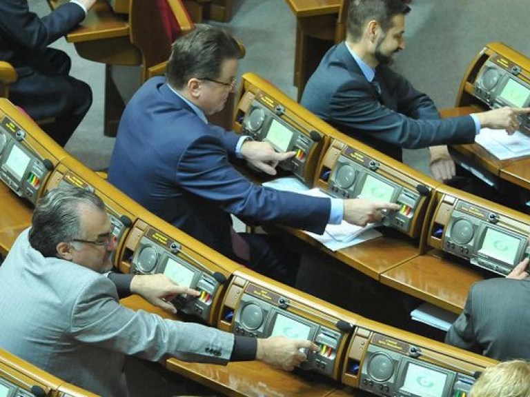 Рада приняла законопроекты о превентивных задержаниях и арестах в районе проведения АТО
