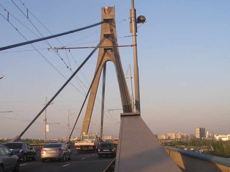 ВО «Свобода» инициирует переименование столичного Московского моста