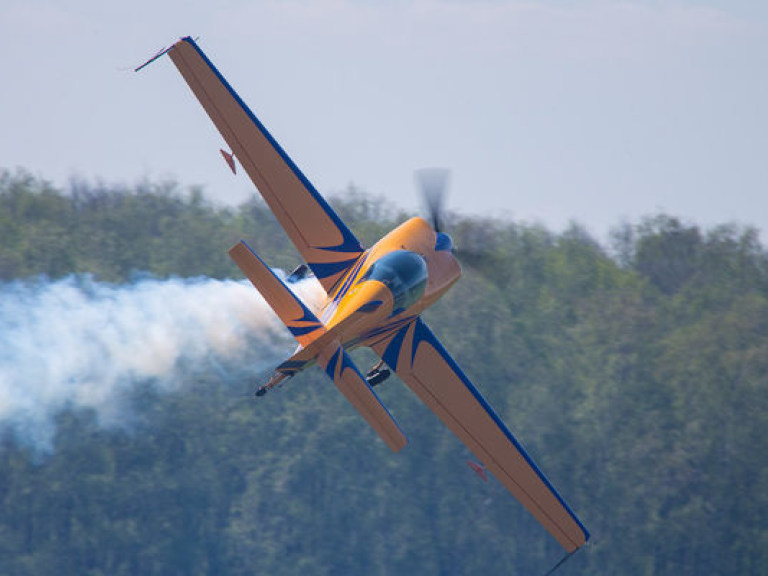 В Днепропетровской области упал самолет, пилот и пассажир выжили