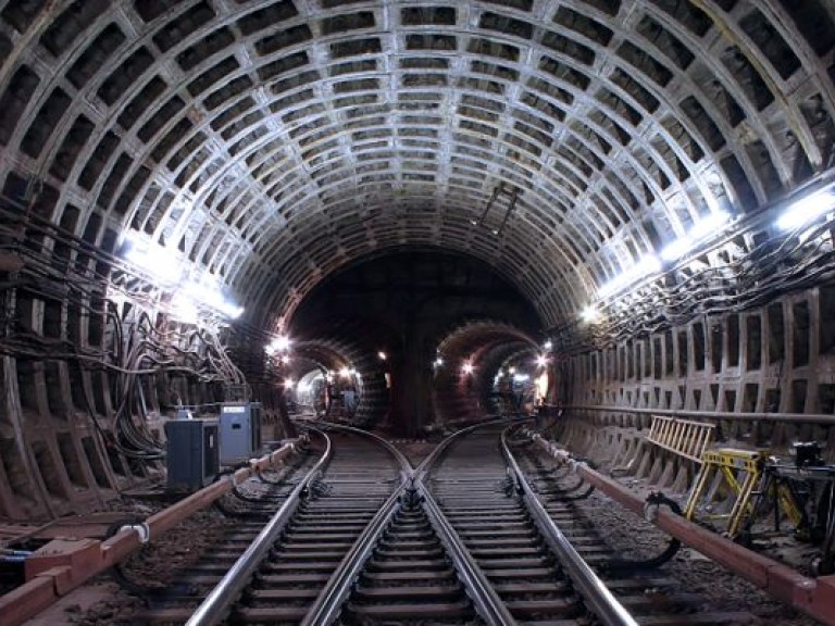 В Киеве опять «заминировали» станцию метро «Петровка»