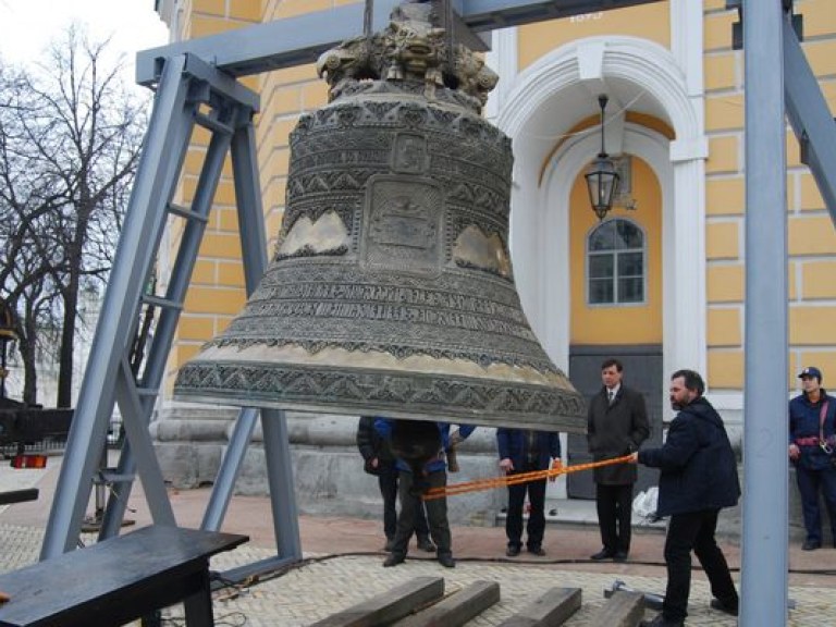 Колокол Всех Святых подарили жертвователи из Донецка