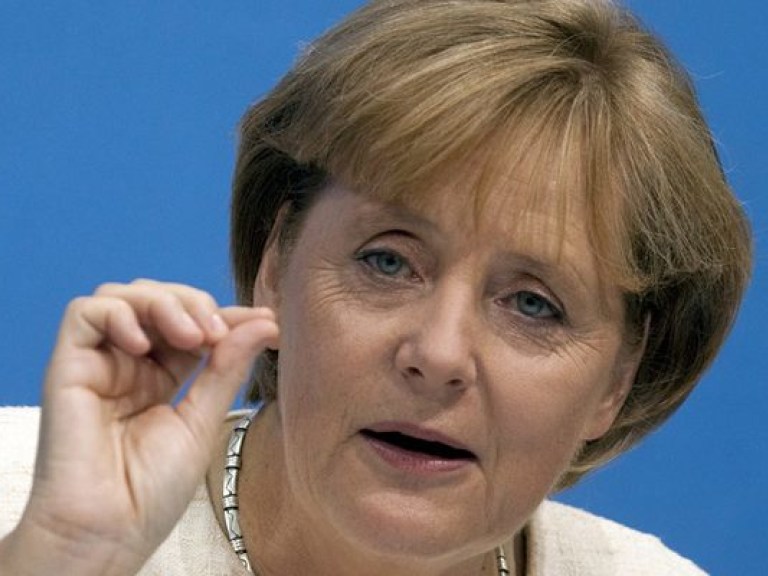 Меркель рассчитывает войти в историю со своим планом для Донбасса — политолог